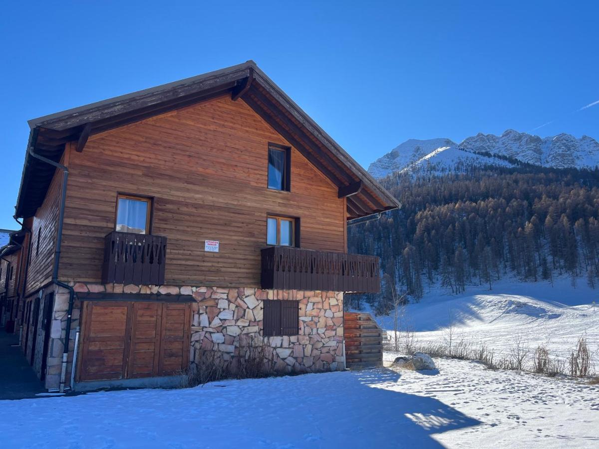 Chalet Vars 8 A 10 Personnes, Proche Des Pistes Bagian luar foto